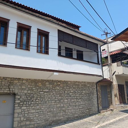Bujtina Valgent Bed & Breakfast Berat Luaran gambar