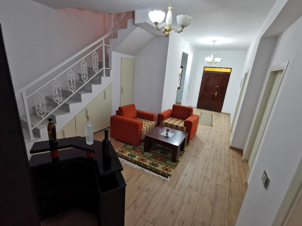 Bujtina Valgent Bed & Breakfast Berat Luaran gambar