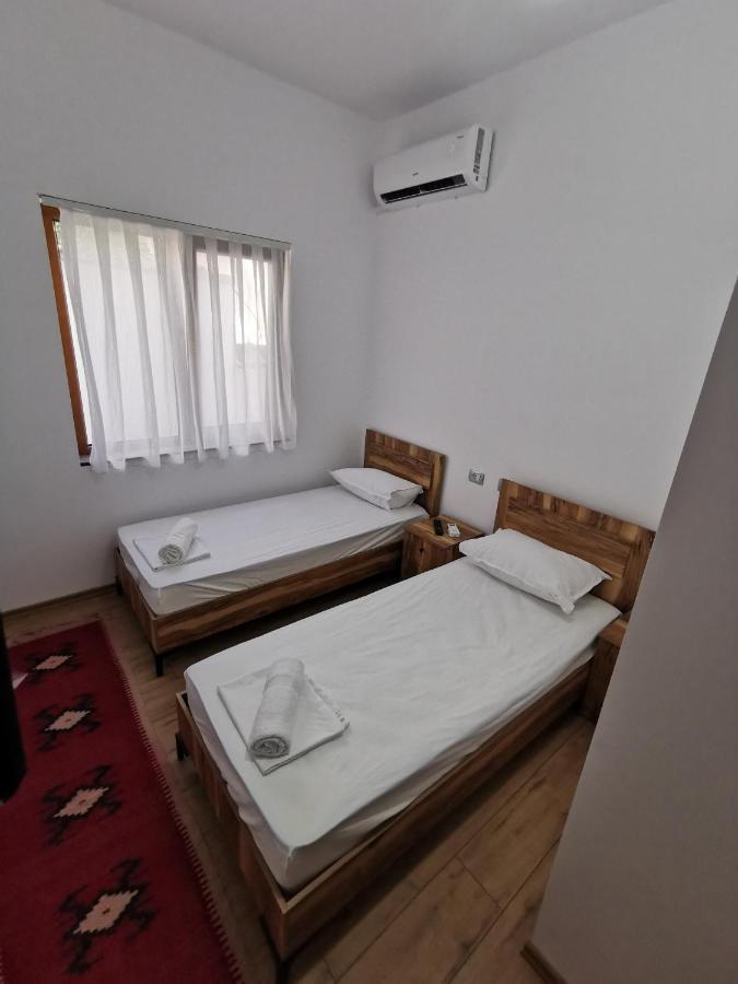 Bujtina Valgent Bed & Breakfast Berat Luaran gambar