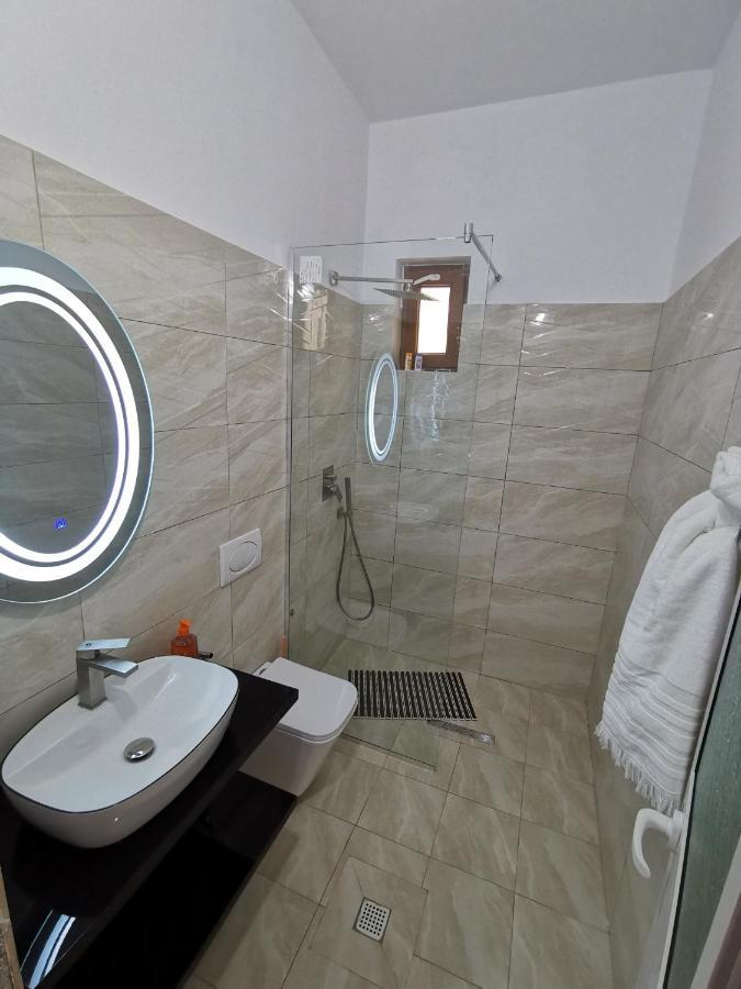 Bujtina Valgent Bed & Breakfast Berat Luaran gambar